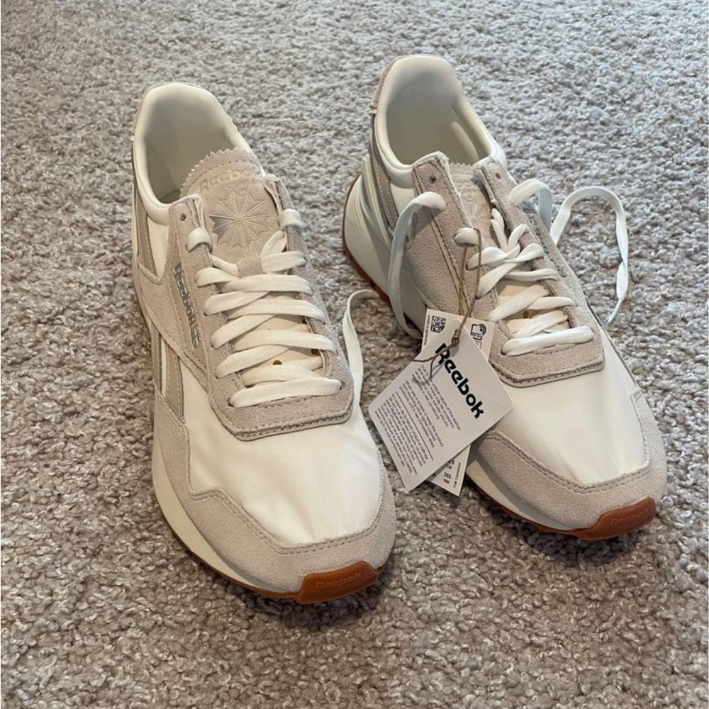 Reebok CL Legacy size 8.5